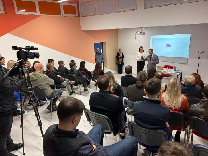 Висар Адеми, независниот кандидат за градоначалник на општина Гостивар, ја претстави изборната програма