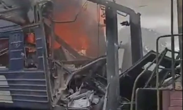 Триесетина повредени во руски напад со дрон врз патнички воз во Сумскиот регион