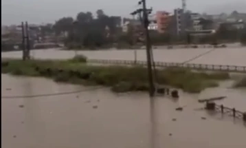 Најмалку 22 лица загинаа во oбилните дождови во Непал