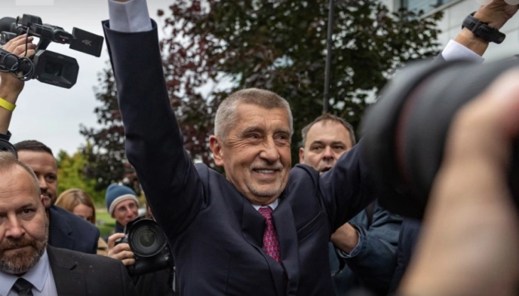 Czech populist Babiš seeks minority government after election win
