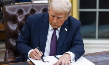 Tramp nënshkroi urdhër ekzekutiv për dërgimin e 300 gardistëve në Çikago