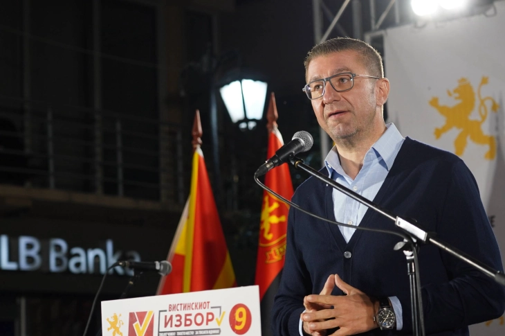 Mickoski: Përfundon koha kur fqinji lindor dhe kryeministri i i tij financoi politikanë të Maqedonisë së Veriut, në mënyrë që këta t'i japin dhurata në formë të lëshimeve nacionale në kurriz të popullit të Maqedonisë