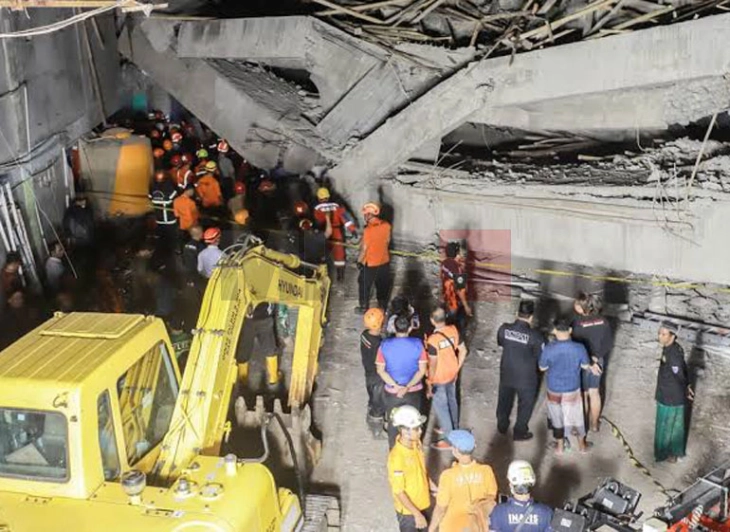 Numri i viktimave në shkollën e shembur islamike në Indonezi rritet në 54