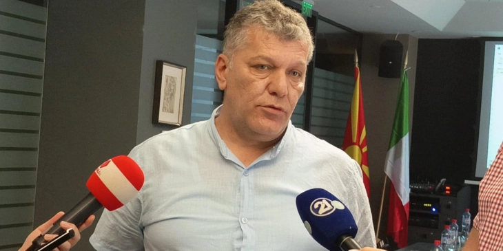 Кашиковски: Префрлени се средства за исплата на августовската плата за вработените на „Флораком“ и „Луна“