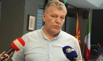 Кашиковски: Префрлени се средства за исплата на августовската плата за вработените на „Флораком“ и „Луна“