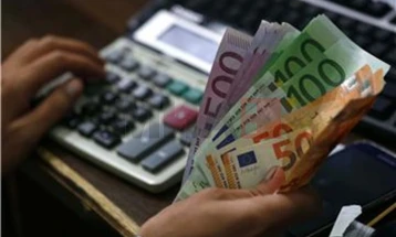 Sllaveski: Nga nesër pagesat në euro më të lira dhe më të shpejta