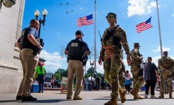 Гувернерот на Илиноис тврди дека Трамп бара Националната гарда на Тексас да се распореди во неколку сојузни држави