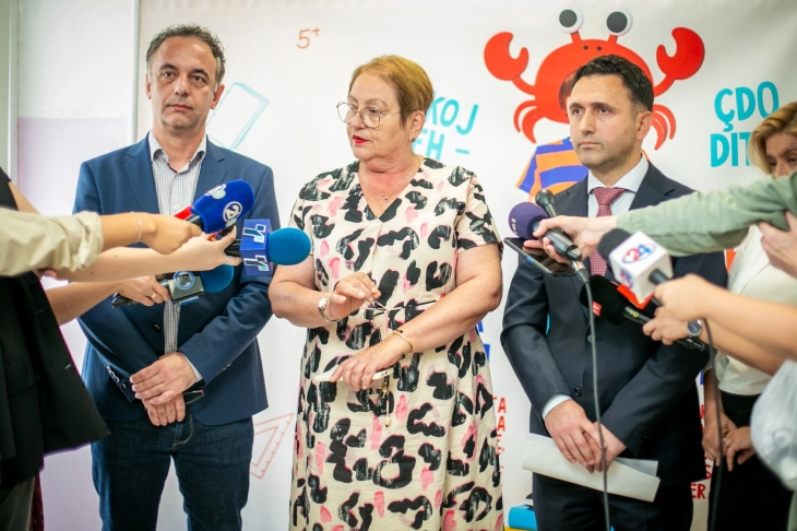 Arsimin formal nga distanca e ndjekin 30 nxënës filloristë të cilët janë në trajtim më të gjatë spitalor ose trajtim në shtëpi