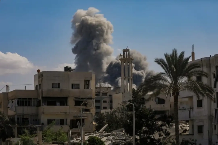 Израелските сили ја продолжуваат офанзивата во Газа на двегодишнината од нападот на Хамас