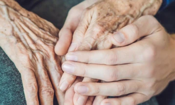 Истрага за злоупотреби и малтретитање во приватни установи за сместување стари лица во Скопје