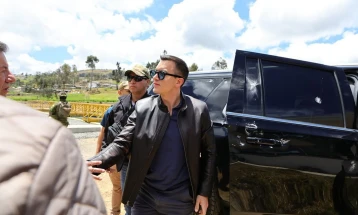 Sulmohet konvoji i presidentit të Ekuadorit, Noboa