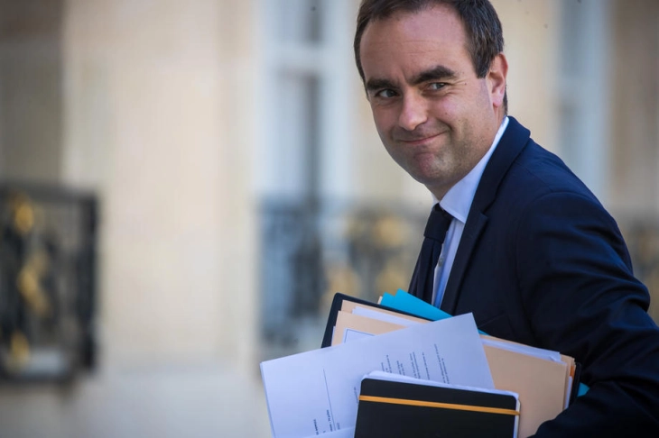France's outgoing premier expects new PM in 48 hours
