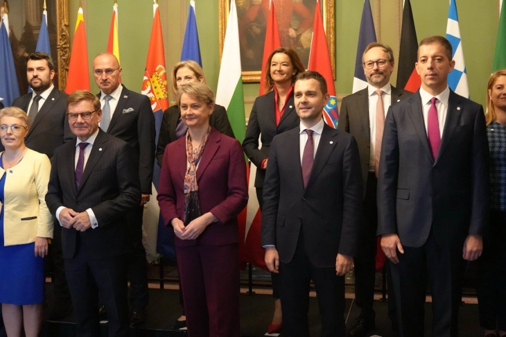 Mucunski attends Foreign Ministers’ Meeting in Belfast held within Berlin Process 