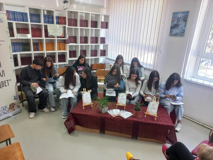 Заврши јубилејниот педесетти „Мајски цвет“,  се твореше за македонскиот јазик и неговата кодификација