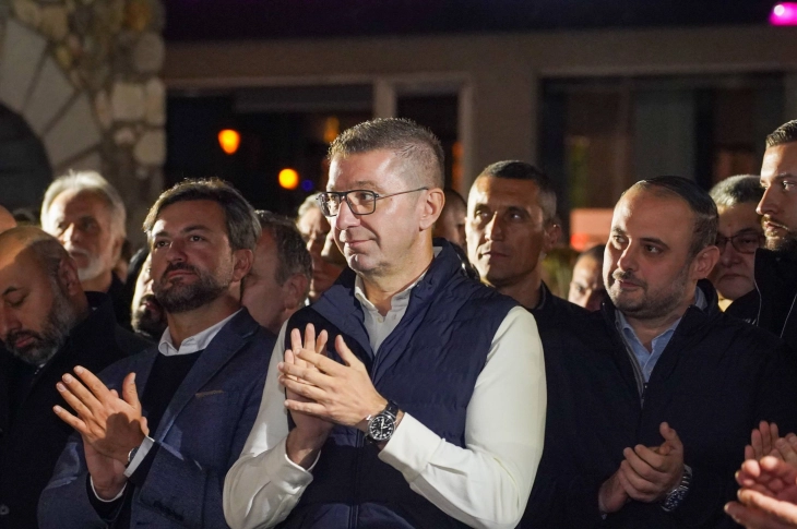 Мицкоски до Филипче: Бродот што тоне сите го напуштаат, а СДСМ со овие луѓе на чело одамна е во стечај