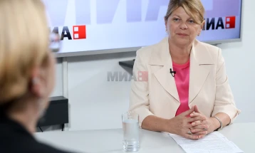 Шукова: БРТ системот е брзо, ефикасно и реално решение за Скопје