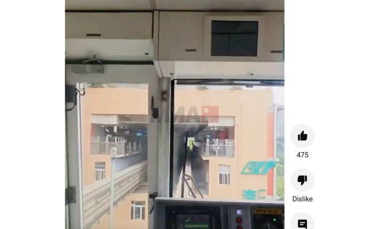 Кина: Железничка станица среде станбена зграда