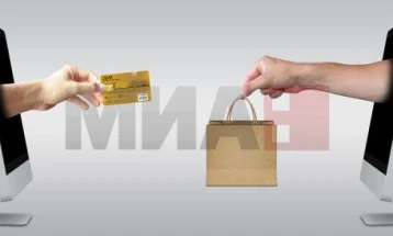 Петнаесет проценти од деловните субјекти примиле нарачки за стоки или услуги преку веб-продажба