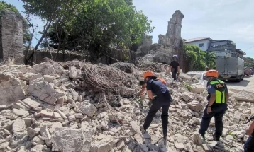 Втор силен земјотрес го погоди јужниот дел на Филипините откако првиот однесе пет животи