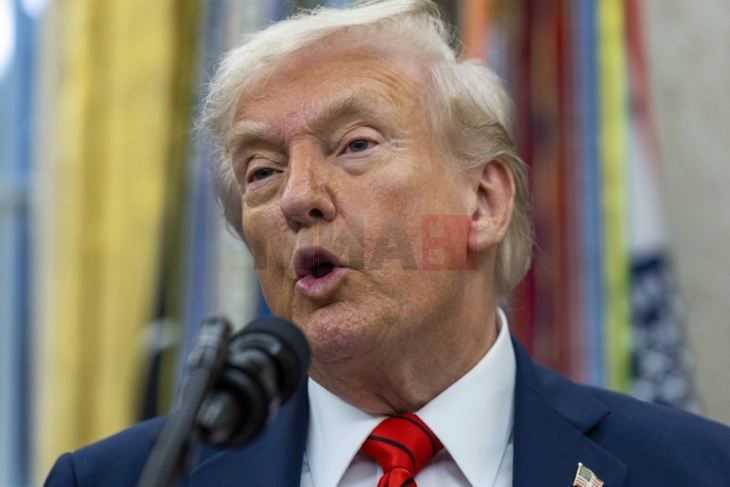 Трамп започна со масовни отпуштања на сојузни службеници