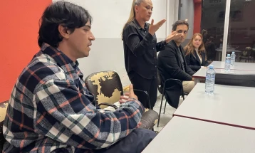 Мециновиќ и Јовановска на средба со лицата со оштетен слух, институциите мора да имаат толкувачи на знаковен јазик