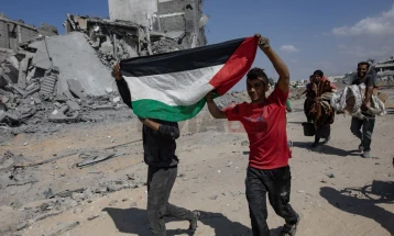 Власти на Хамас: Над 500.000 лица се вратиле во градот Газа откако стапи во сила прекинот на огнот