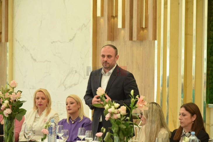 Gjorgjievski në drekë me gra nga sektori i biznesit