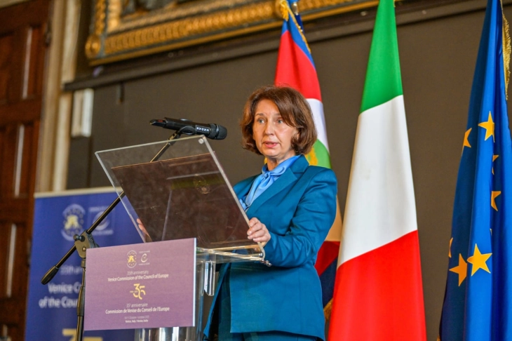 Сиљановска-Давкова: И по 35 години Венецијанската комисија симболизира верба во правото, во дијалогот и во демократијата