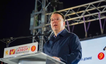 Николоски: Очајни се, панични се, свесни се што ќе се случи, па го вклучуваат и Пендаровски