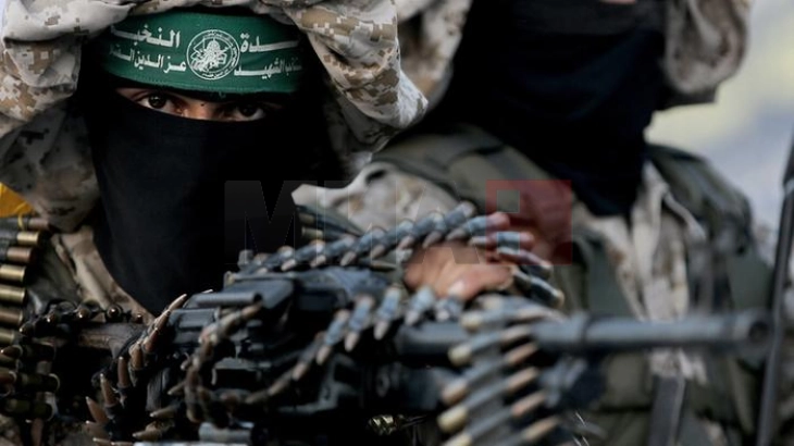 Një burim i Hamasit thotë se grupi po heq dorë nga kontrolli i Gazës