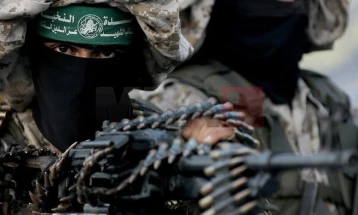 Një burim i Hamasit thotë se grupi po heq dorë nga kontrolli i Gazës