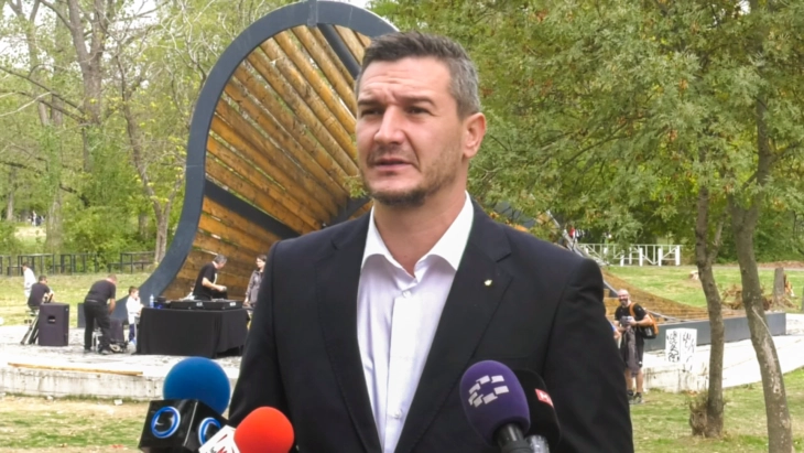 Трајановски ветува враќање на Скопскиот фестивал, градски театар, а летната сцена во Градски парк да биде именувана по Аки Рахимовски