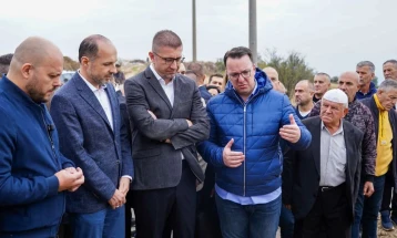 Мицкоски и Николоски на увид во градежните работи за изградба на водовод за селата Љубанци и Љуботен