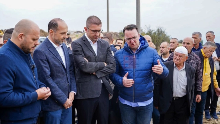 Mickoski dhe Nikolloski inspektuan punimet ndërtimore  për ndërtimin e sistemit të furnizimit me ujë për fshatrat Lubancë dhe Luboten