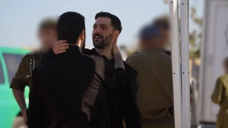 Меѓу ослободените заложници се и германско-израелските близнаци Гали и Зив Берман, прва средба по две години