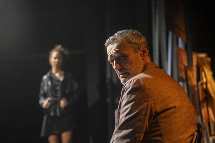 Министерот Љутков во Белград на премиера на „Уна“ во режија на Дејан Пројковски и Никола Ристановски во главната улога