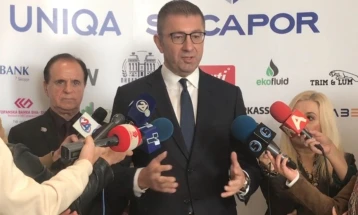 Мицкоски: Жално е позитивните економски индикатори да бидат прекинати со предвремени парламентарни избори