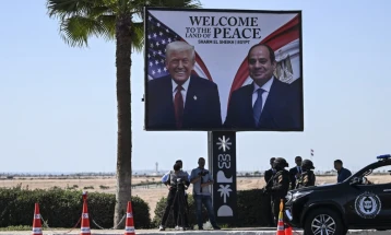 Светските лидери пристигнаа во Шарм ел-Шеик за самитот за Газа