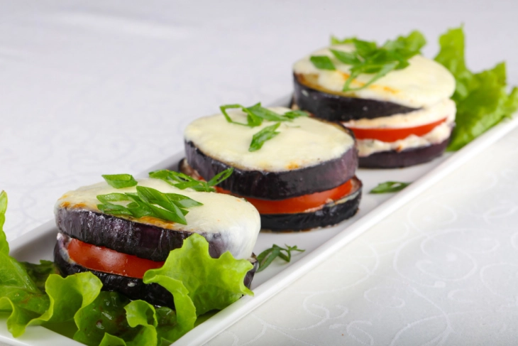 Модар патлиџан со моцарела