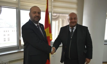 Претседателот на Уставниот суд Дарко Костадиновски на средба со Михај Бусујок, судија од Уставниот суд на Романија