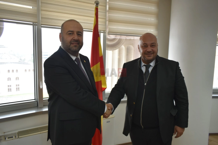 Kryetari i Gjykatës Kushtetuese, Darko Kostadinovski takohet me Mihaj Busujoc, gjykatës i Gjykatës Kushtetuese të Rumanisë