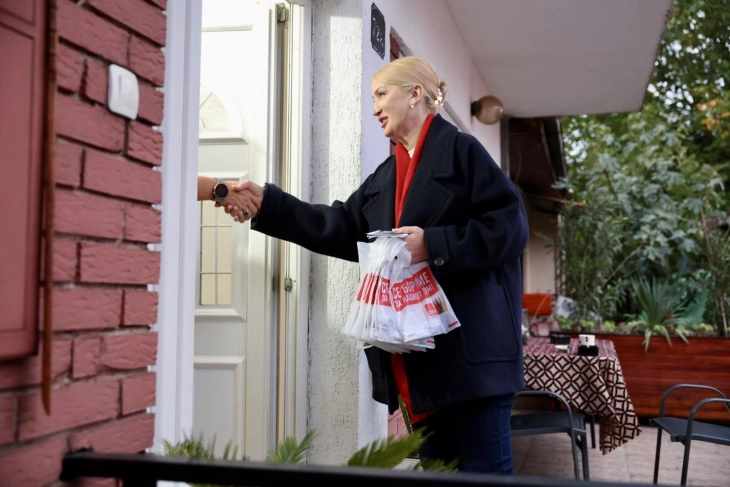 Кандидатката за градоначалник на Општина Бутел Ливриниќ се сретна со жителите на населбата Ферид Бајрам