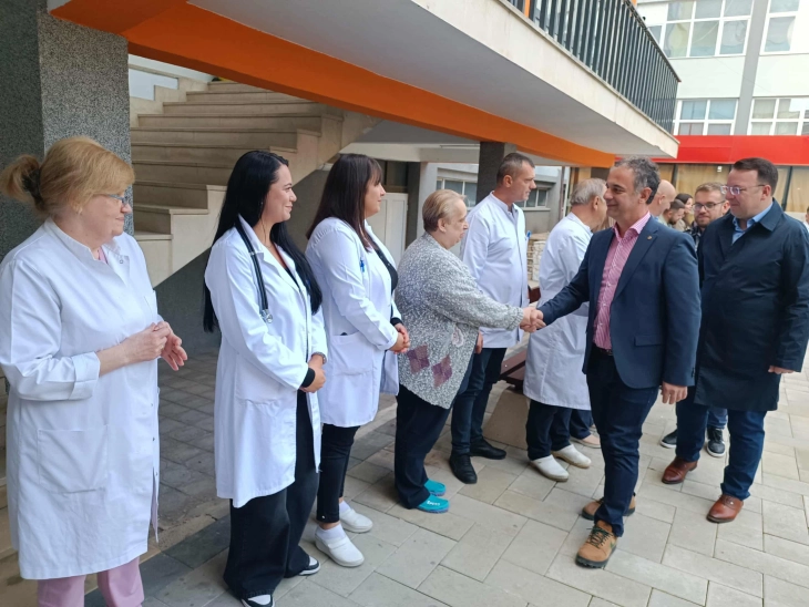 Në spitalin e Gostivarit kanë filluar operacionet ortopedike