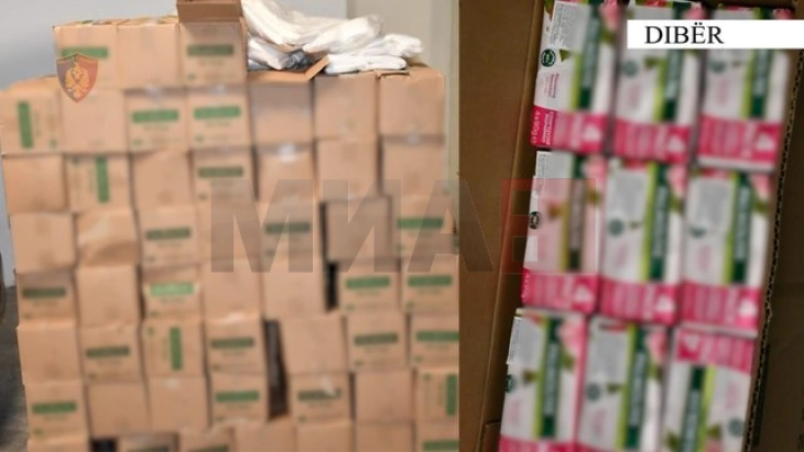 Policia shqiptare në pikën kufitare 