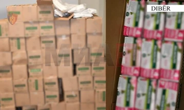 Policia shqiptare në pikën kufitare 