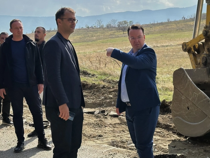 Стојкоски и Николоски извршија увид во реконструкција на пат во Ново Село