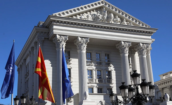 Влада: Од Филипче не очекуваме да знае и да биде економист, но одговорноста налага барем да се консултира со некого што разбира бројки