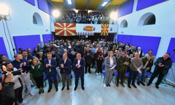 Filipçe: Deri në fund të vitit do të mungojnë 1.4 miliardë euro për të paguar pagat, pensionet dhe ndihmën sociale