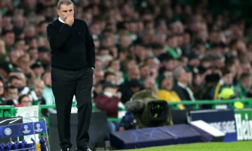 Notingem Foresti shkarkon Postekoglun pas gjashtë humbjeve në tetë ndeshje