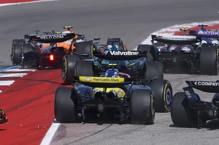 Пјастри и Норис се судрија во првиот круг од спринтот во Остин